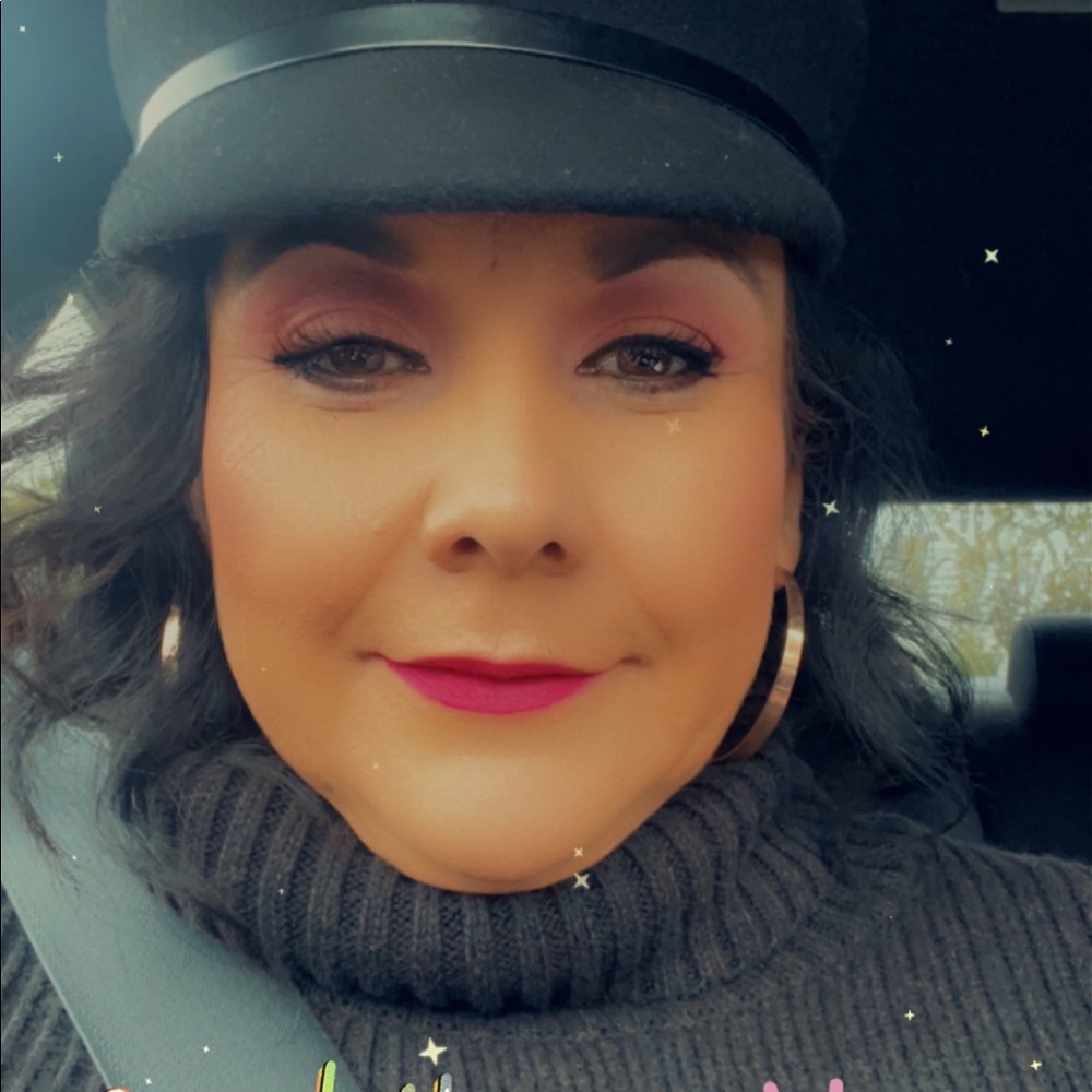 Meet your Posher, Adriana